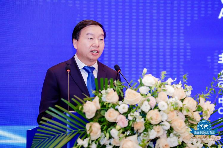 随后,中国农产品流通经纪人协会会长,中国供销商贸流通集团